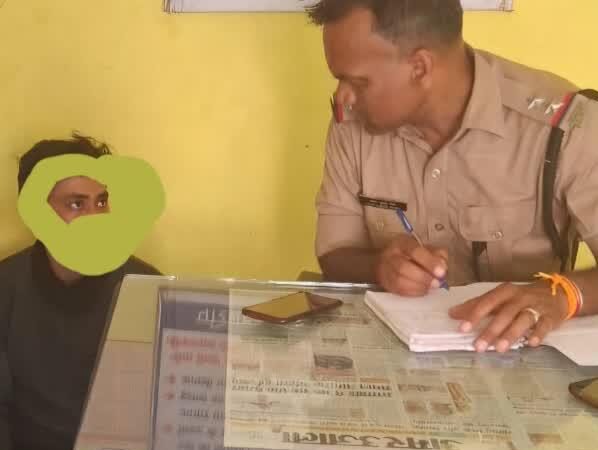 शिकंजा: ग्रामीणों ने मंदिर में चोरी करते हुए युवक को रंगेहाथ पकड़ा