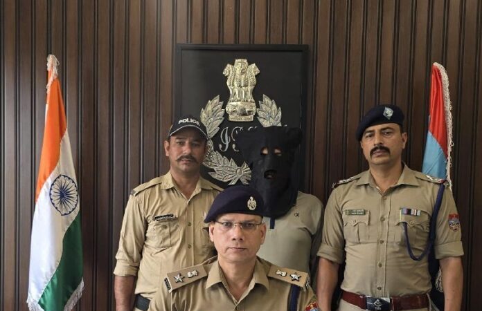 शिकंजा:  दोहरे हत्याकांड का फरार आरोपी गिरफ्तार