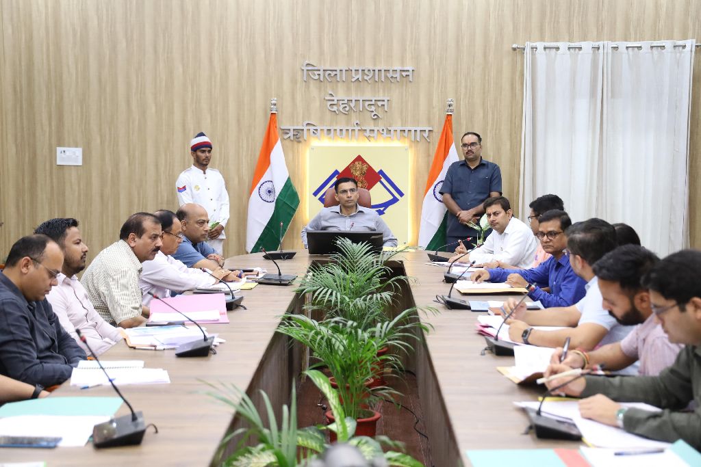 टैक्स चोरी रोकथाम के लिए उठाए जाए प्रभावी कदम: डीएम