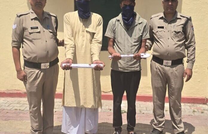 कामयाबी: दूल्हे के मामा की हत्या के आरोपी बाप-बेटा गिरफ्तार,