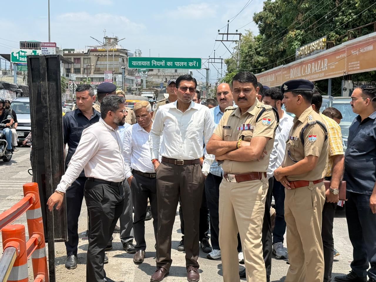 मुआयना: जिलाधिकारी व एसएसपी ने किया आईएसबीटी फ्लाईओवर का निरीक्षण