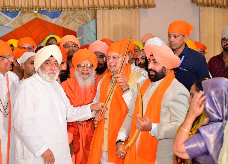 हेमकुंड साहिब के लिए पहला जत्था रवाना