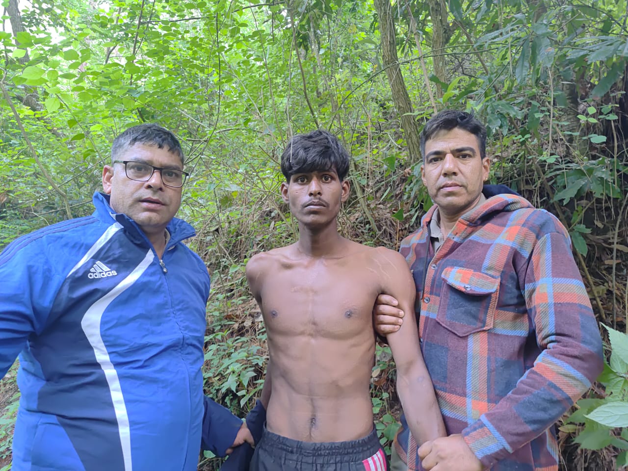 ब्रेकिंग न्यूज: पुलिस ने दबोचा हिरासत से फ़रार कैदी,  लापरवाही बरतने पर हेड कांस्टेबल सस्पैंड