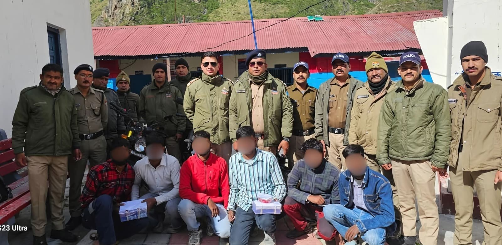 कामयाबी: मोबाईल फोन धोखाधड़ी गिरोह के छह सदस्य गिरफ्तार,कई नकली फोन बरामद