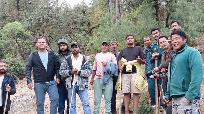 रास्ता भटके छह ट्रैकर्स को सुरक्षित निकला