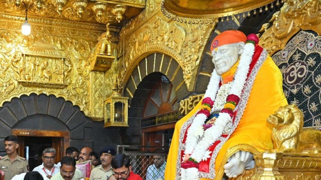 शिरडी के साईंबाबा मंदिर को बम से उड़ाने की धमकी