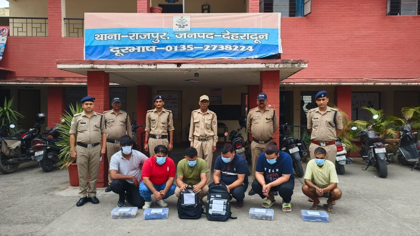 आईपीएल मैचों में ऑनलाइन सट्टा खिलाने वाले गिरोह के छह सदस्य गिरफ्तार
