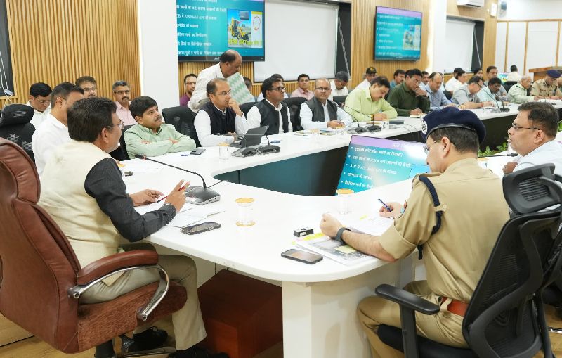 मुख्य सचिव ने नागरिक सुरक्षा पूर्वाभ्यास के सम्बन्ध में अधिकारियों एवं जिलाधिकारियों के साथ बैठक ली