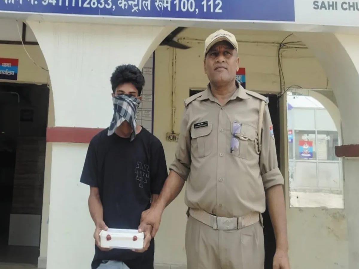 शिकंजा: फैक्टरी कर्मी से फोन छीनकर भाग निकला बाइक सवार, पुलिस ने किया गिरफ्तार  
