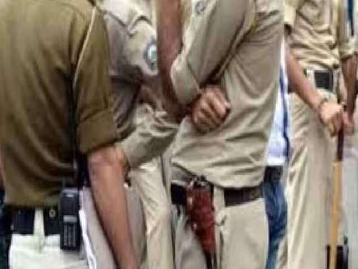 एक्शन: पुलिस की छापेमारी में गोकशी कर रहे आरोपी फरार,एक प्रतिबंधित पशु बचाया