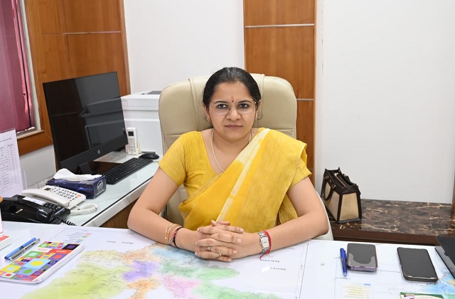 ताकीद:बिना अनुमति के मुख्यालय न छोड़ें अधिकारी, डीएम निकिता खंडेलवाल ने दी हिदायत