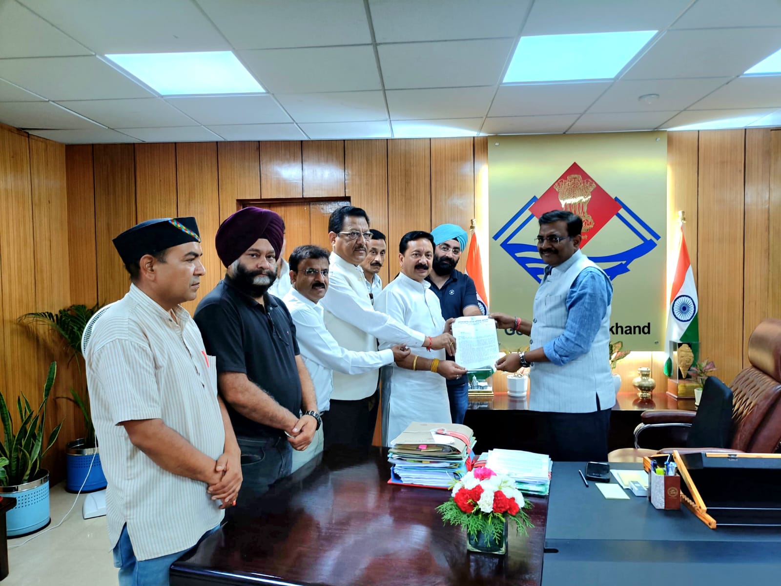 आवाज़ : हैली दुर्घटनाओं को लेकर कांग्रेस हुई मुखर, अध्यक्ष करण माहरा की अगुवाई में मुख्य सचिव को मिला पार्टी प्रतिनिधिमंडल