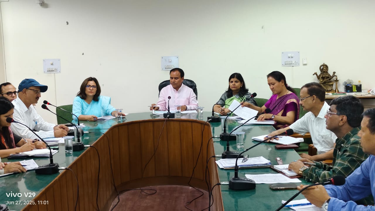 राज-काज: 30 सितम्बर तक छात्रों के खाते में भेजें धनराशि, शिक्षा मंत्री डॉ. धन सिंह रावत के निर्देश