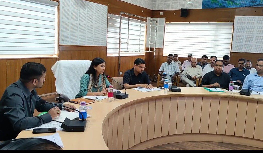 तैयारियां: सेक्टर व जोनल मजिस्ट्रेट को अपने क्षेत्रांतर्गत मतदेय स्थलों का करने के निर्देश