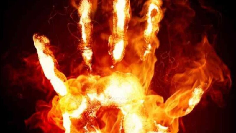 लालची इश्क़: 57 वर्षीय प्रेमिका ने संपत्ति के लालच में 72 साल के प्रेमी को जला दिया ज़िंदा