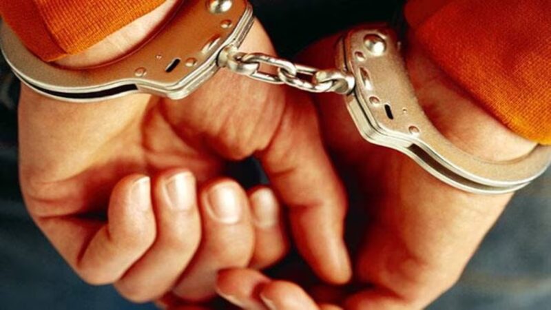 सख़्ती: नशे में वाहन चला रहा चालक गिरफ्तार, पुलिस ने वाहन को भी किया सीज