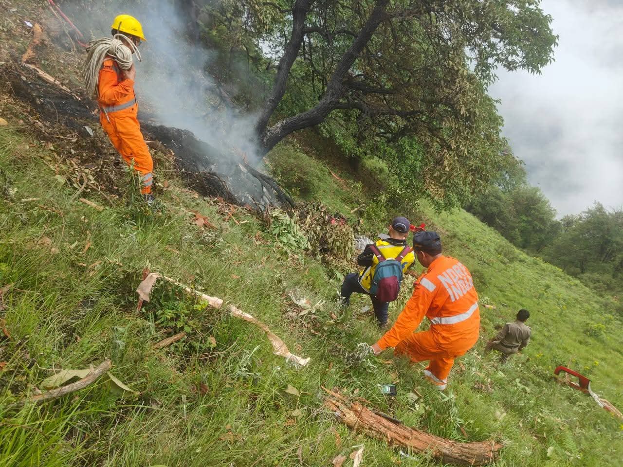 खराब मौसम के कारण केदारनाथ मार्ग पर हेलीकॉप्टर क्रैश, सात लोगों की मौत