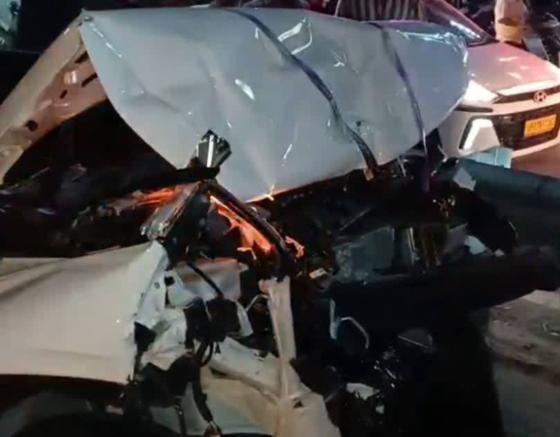 शिकंजा: रेड लाइट पर खड़ी कारों को टक्कर मारकर छतिग्रस्त करने का आरोपी चालक गिरफ्तार