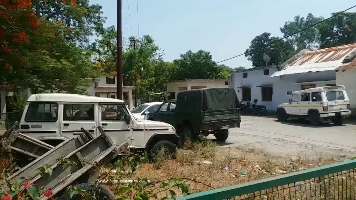 वन तस्करों के वाहन सरकारी संपत्ति घोषित, हुए नीलाम
