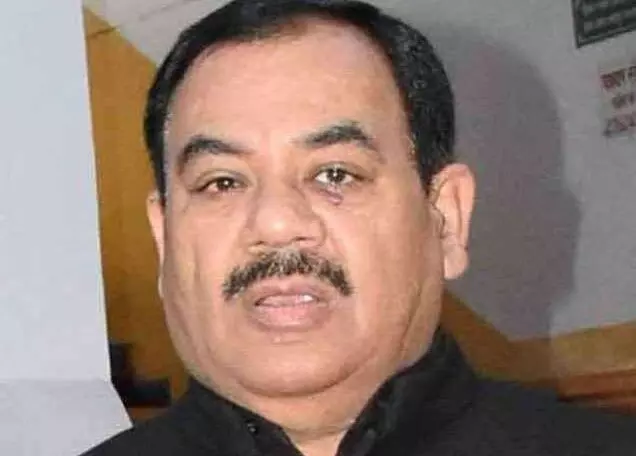 पूर्व काबीना मंत्री पहुंचे  ईडी कार्यालय, हो रही पूछताछ