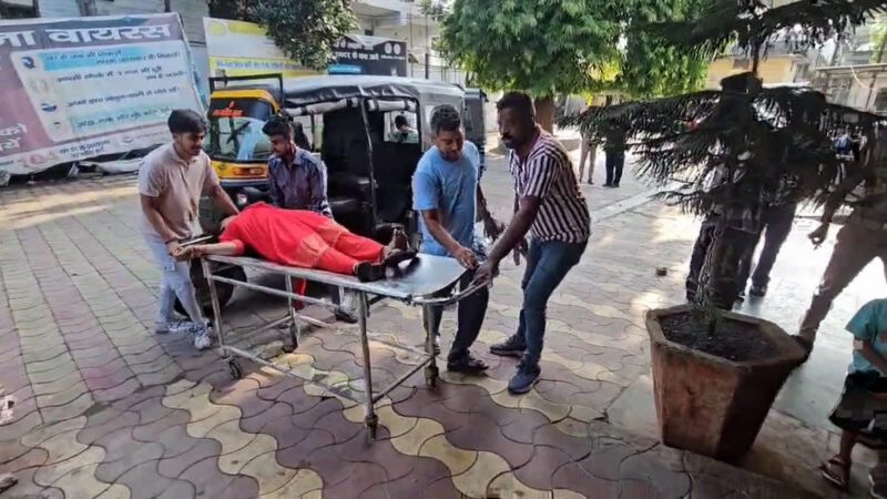 गर्जिया मंदिर जा रहे परिवार का टेंपो पलटा, 14 घायल