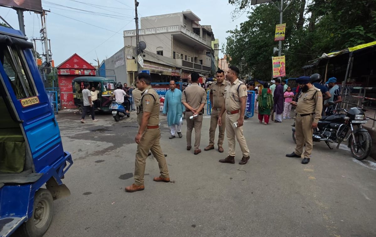 बेतरतीब ढंग से वाहन खड़ा कर जाम लगाने वालों पर कार्रवाई