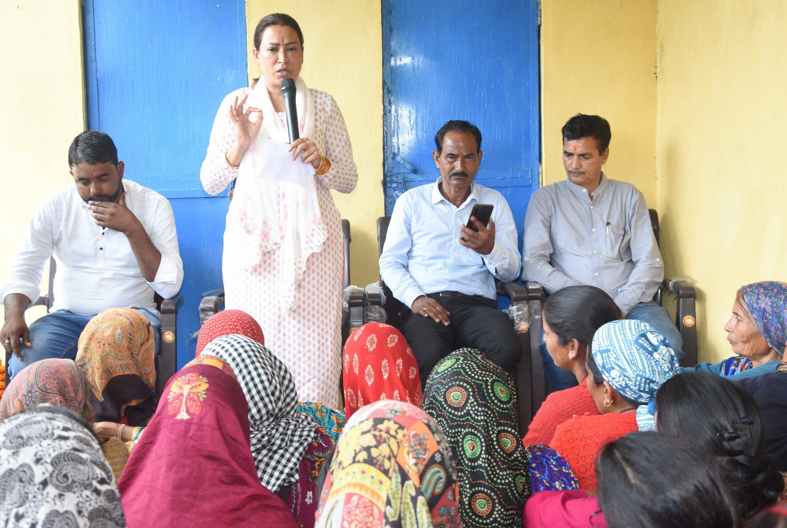 प्रचार: ट्रिपल इंजन सरकार से और तेज होगी विकास की रफ्तार, बोलीं कैबिनेट मंत्री रेखा आर्य