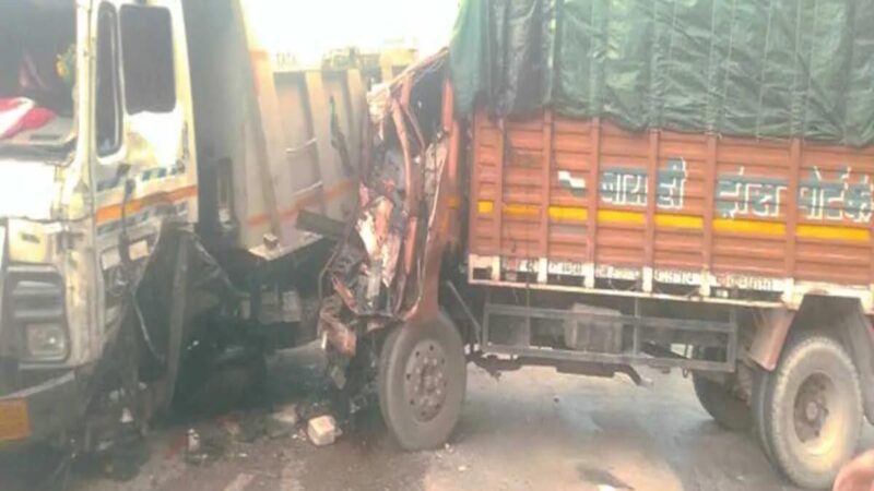 दुखद: डंपर और ट्रक में हुई आमने-सामने की भिड़ंत में ट्रक चालक की दर्दनाक मौत