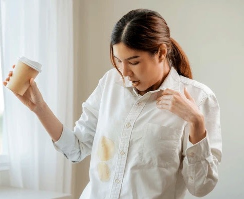 घरेलू नुस्खे: कपड़े पर चाय या कॉफी का दाग लग गया है? इन 5 तरीकों से हटाएं…