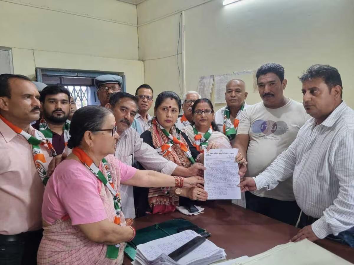 आक्रोश: भाबर क्षेत्र में सिंचाई व्यवस्था सुधारने को कांग्रेस ने विभागीय कार्यालय पर किया प्रदर्शन  