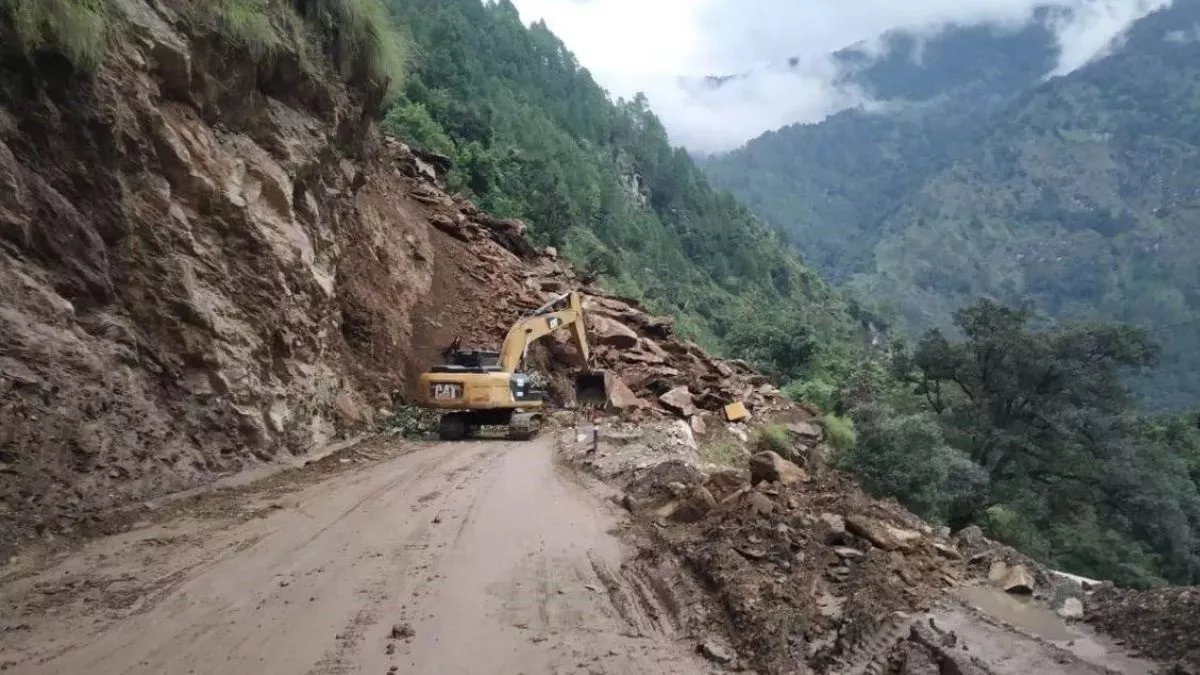 आपदा: पहाड़ों में आफत बना मानसून, भारी बारिश से चमोली और चंबा बेहाल, बदरीनाथ हाईवे बंद