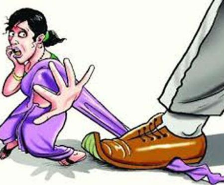 चिंतन: अक्सर अश्लील, अभद्र और तौहीन भरी टिप्पणिओं की शिकार क्यों होती हैं महिलाएं ?