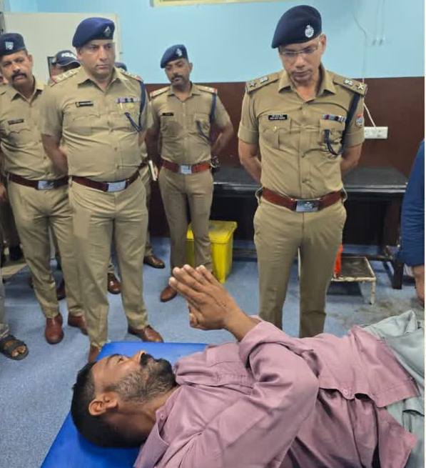 सबक: फरार चल रहा हत्या का आरोपी पुलिस मुठभेड़ में घायल, तमंचे सहित गिरफ़्तार