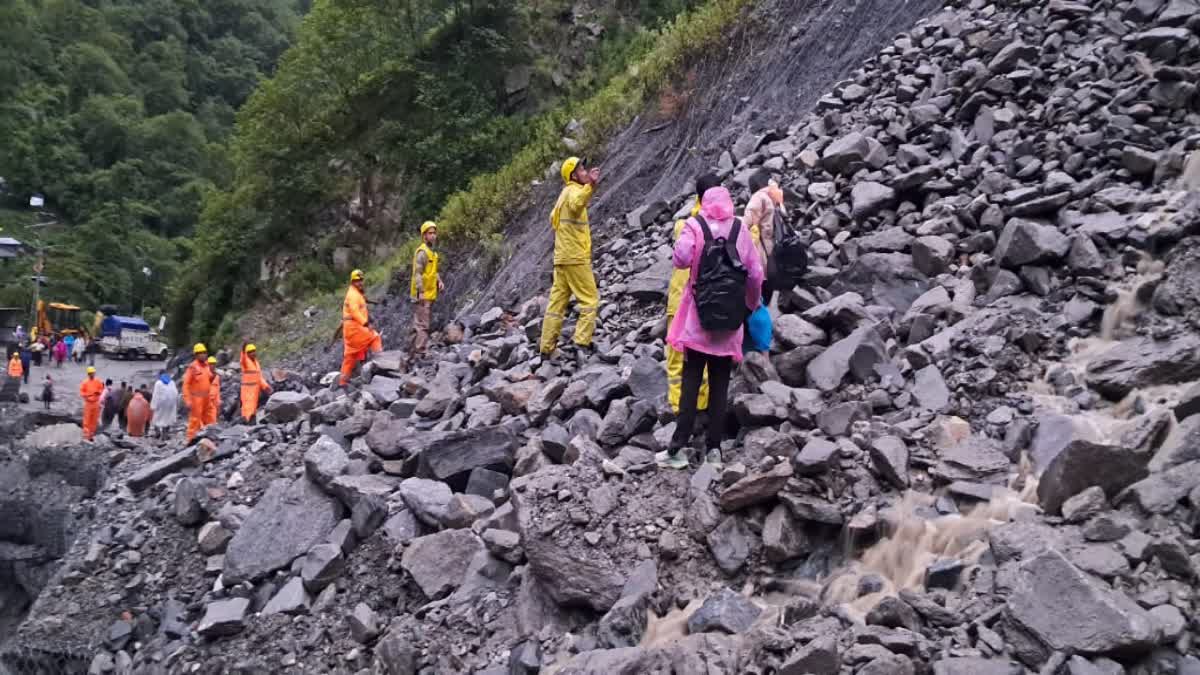 मुश्किल: मुनकटिया में मार्ग ध्वस्त,केदारनाथ यात्रा रोकी, 40 श्रद्धालुओं को किया गया रेस्क्यू