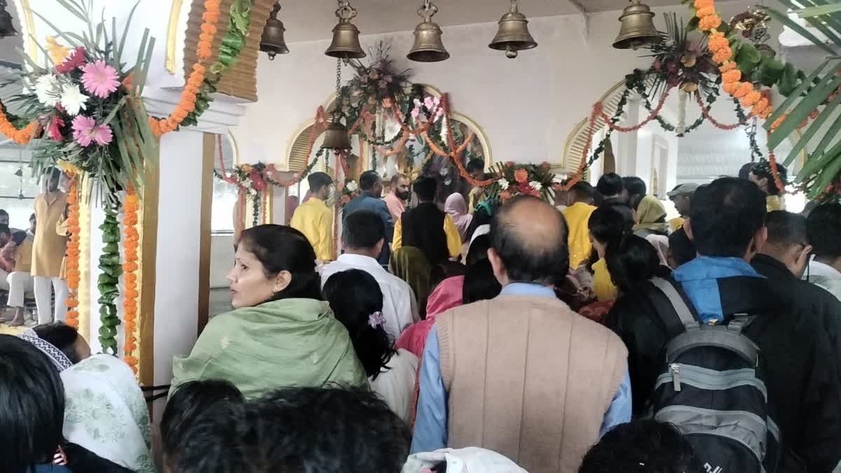 नाग पंचमी पर प्राचीन मनोकामना सिद्धि स्थल में उमड़ी भक्तों की भीड़,