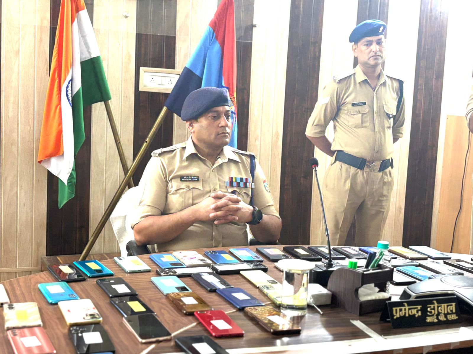 राहत: खोए हुए मोबाइल फोन की बड़ी रिकवरी, तीन सौ फोन किए लोगों मालिकों के सुपुर्द