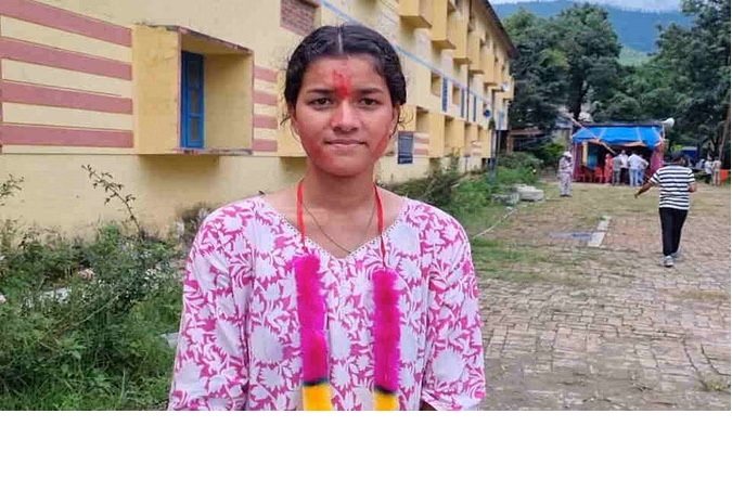 शाबाशी: नवनिर्वाचित ग्राम प्रधान 21 साल की प्रियंका नेगी को सीएम ने फोन करके दी जीत की बधाई