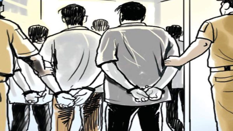 शिकंजा: वाहन चेकिंग के दौरान दो बदमाश गिरफ्तार, कब्जे से अवैध पिस्टल और तमंचा बरामद