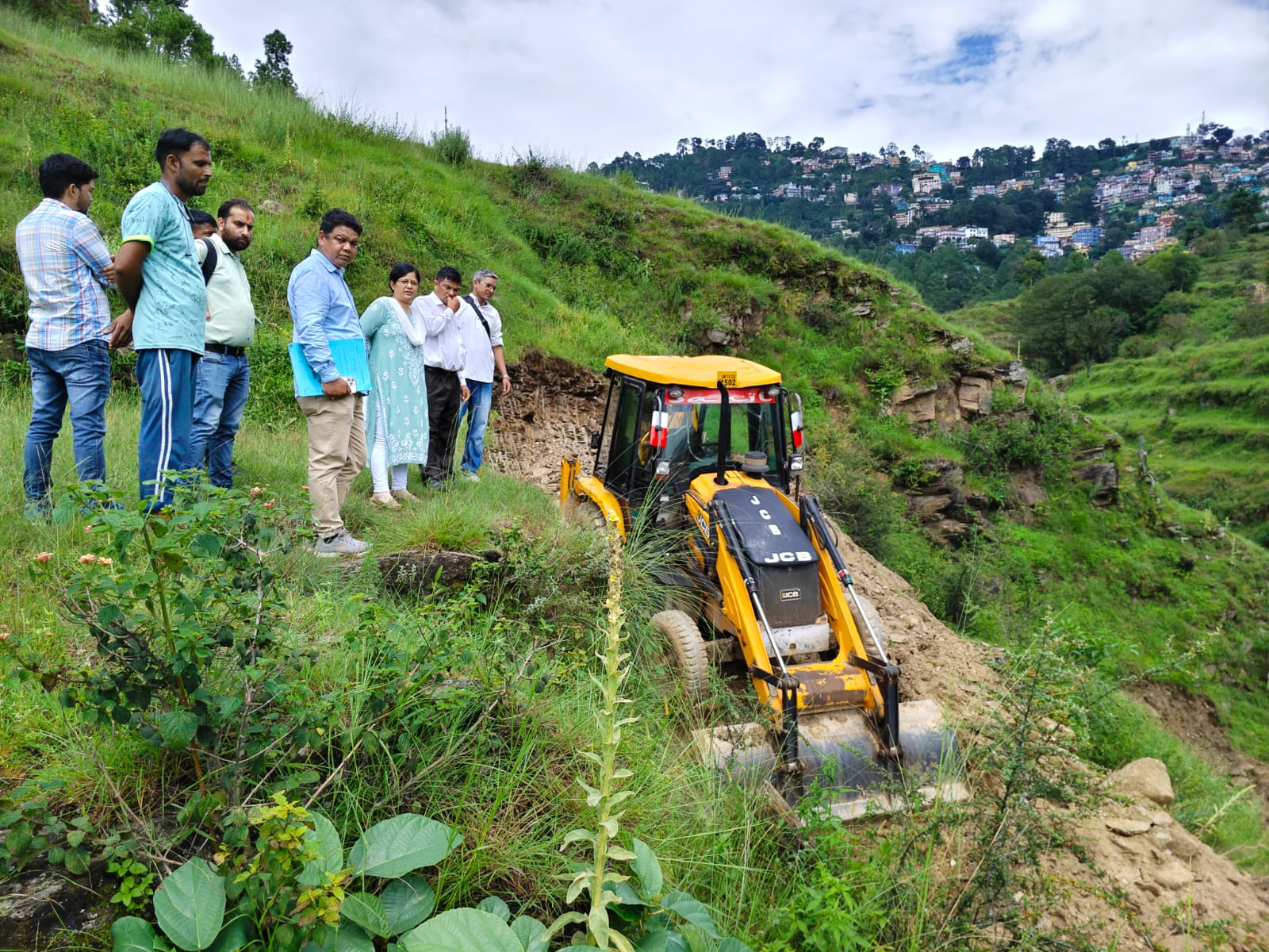 एक्शन: अवैध खनन पर प्रशासन ने की कार्यवाही, जेसीबी की सीज