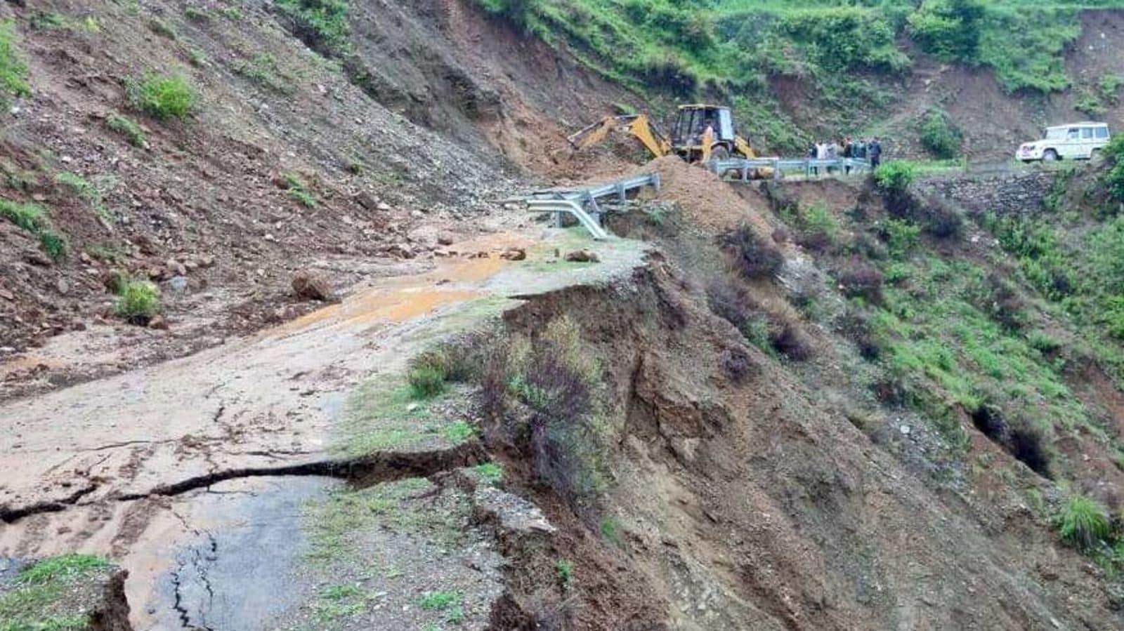 हालात: दरकते गंगोत्री हाईवे ने बढ़ाई प्रशासन और लोगों की मुश्किलें, नलूणा में मार्ग बंद