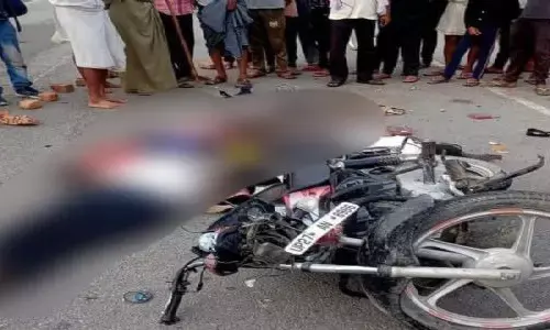 हादसा: बेकाबू ट्रैक्टर ने बाइक सवार को टक्कर मारी, युवक की मौके पर ही मौत