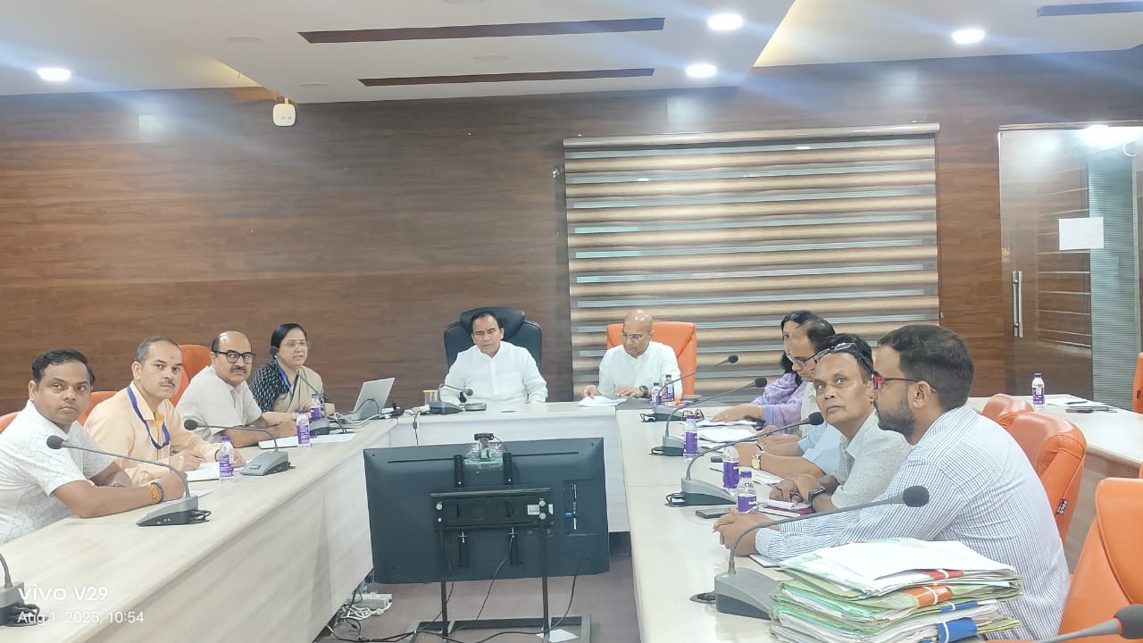 राज-काज: दून विश्वविद्यालय में स्थापित होगा हिन्दू अध्ययन केन्द्र, डॉ. धन सिंह रावत ने दिए निर्देश