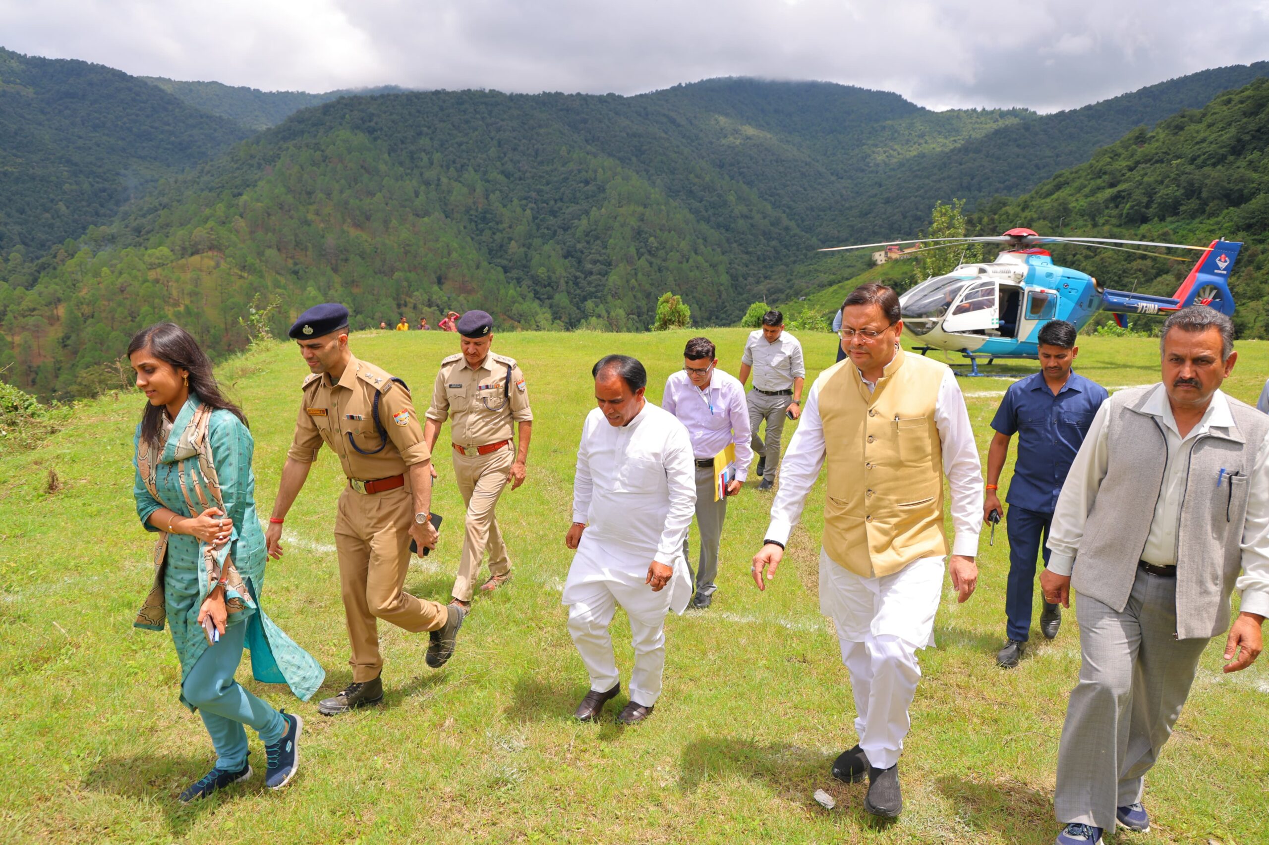 राज-काज:मुख्यमंत्री धामी ने प्रभावितों के बीच पहुंचकर पोंछे पीड़ितों के आंसू