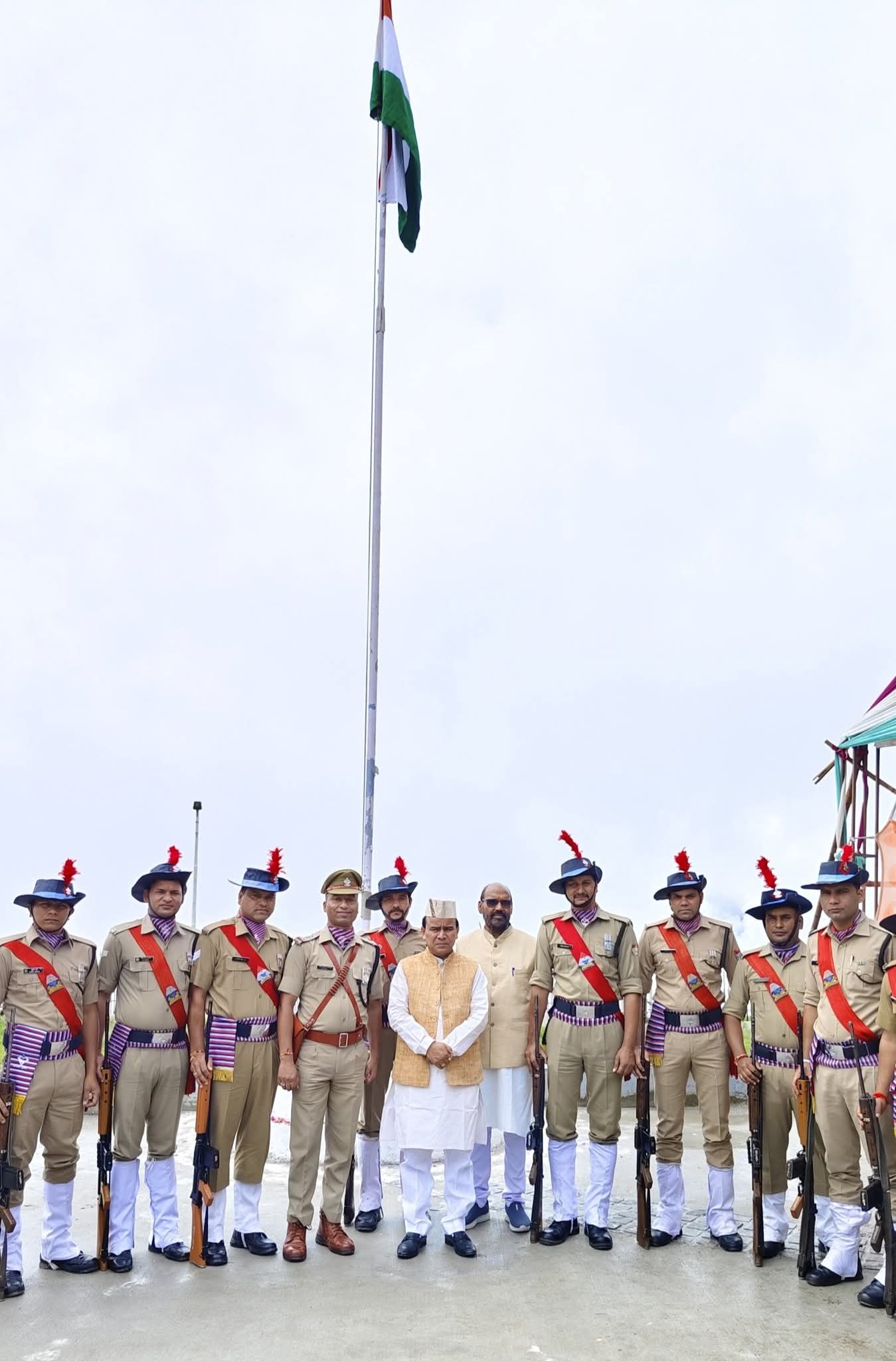 जश्ने आजादी: मंत्री डॉ. धन सिंह रावत ने विधानसभा परिसर भराड़ीसैंण में किया ध्वजारोहण