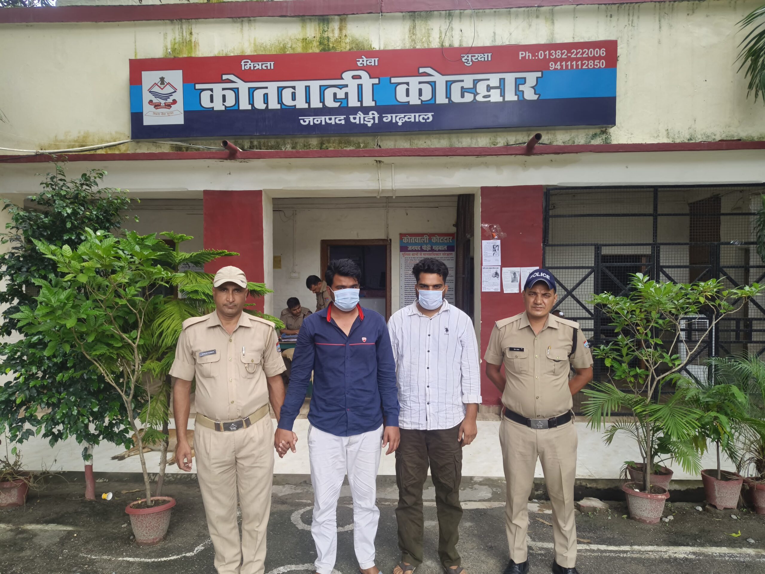 शिकंजा:पुलिस ने युवती से छेड़-छाड़ के आरोपी युवकों को 24 घंटे के भीतर किया गिरफ्तार