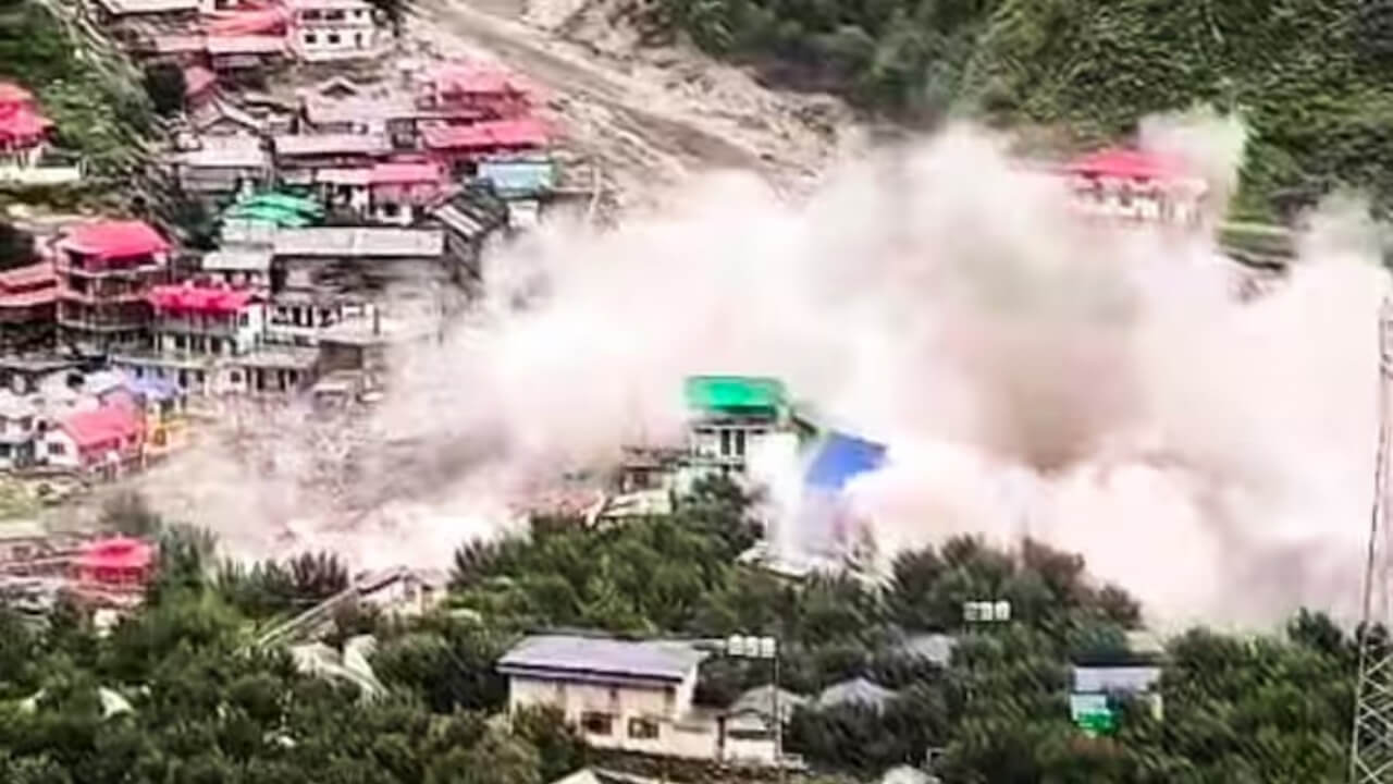 नज़रिया: प्रकृति से खिलवाड़ करने का बहाना बन गया है विकास का लॉलीपॉप