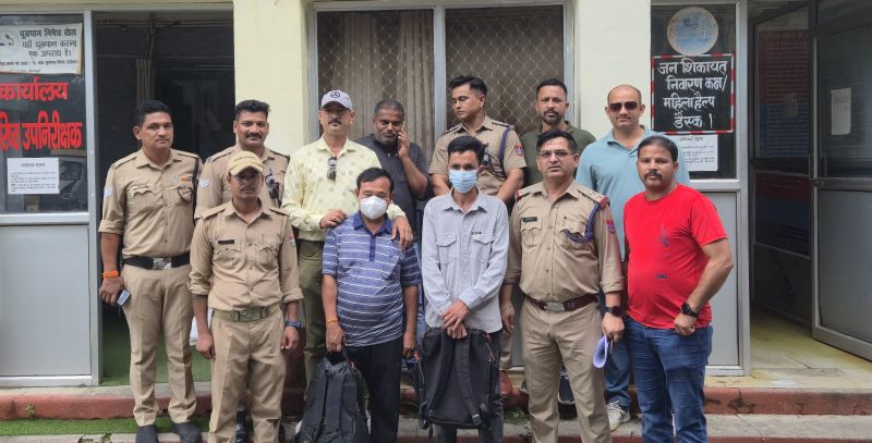 शिकंजा:  नशा तस्कर सहित दो लोग गिरफ्तार, तलाशी में 24 लाख की चरस बरामद