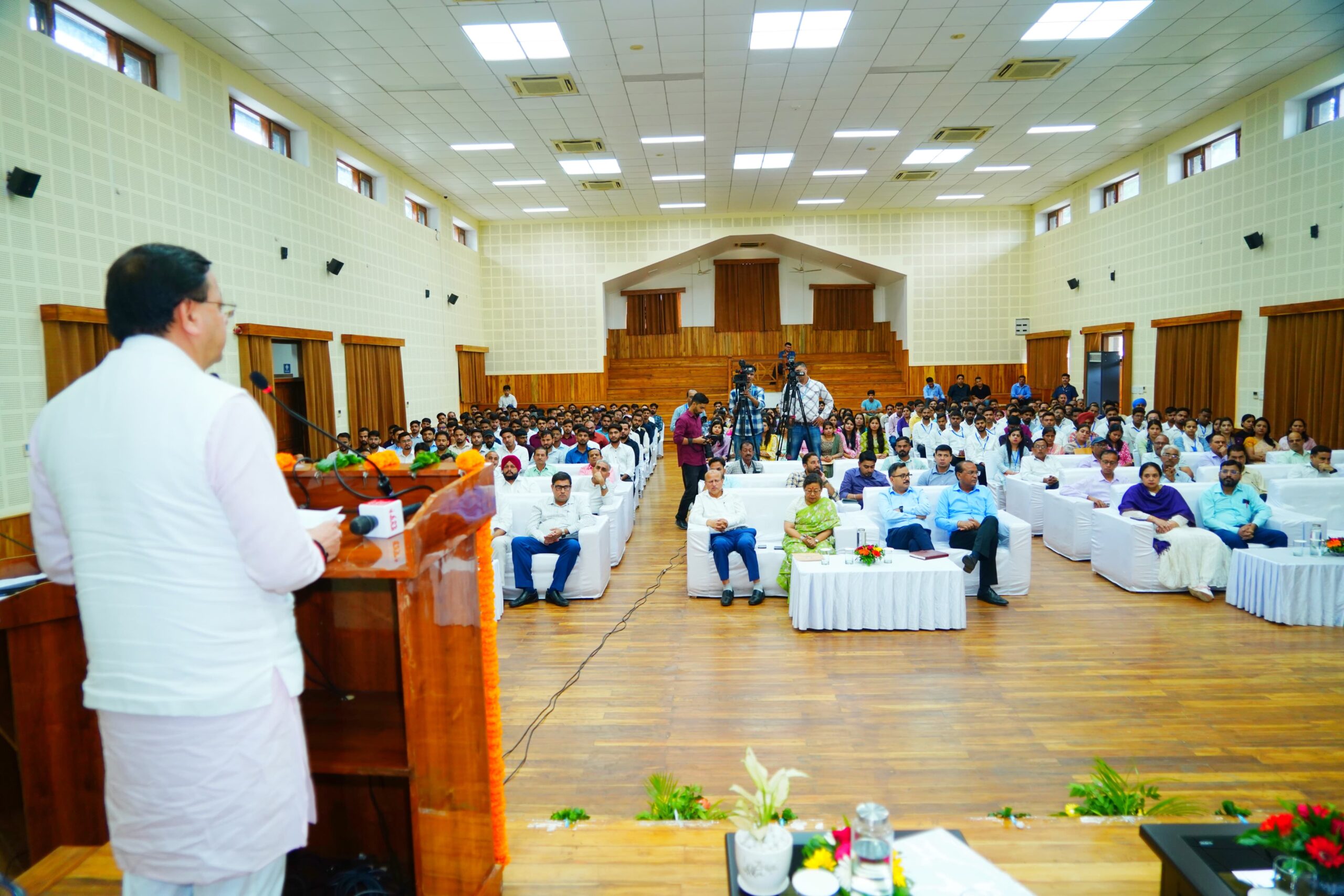 राज-काज: मुख्यमंत्री ने 187 विभिन्न पदों पर चयनित अभ्यर्थियों / आश्रितों को नियुक्ति पत्र वितरित किए