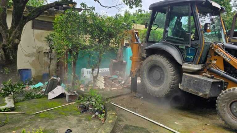 एक्शन: कुमाऊं में तीन अवैध मजारें ध्वस्त,दो सप्ताह पूर्व दिया गया था नोटिस