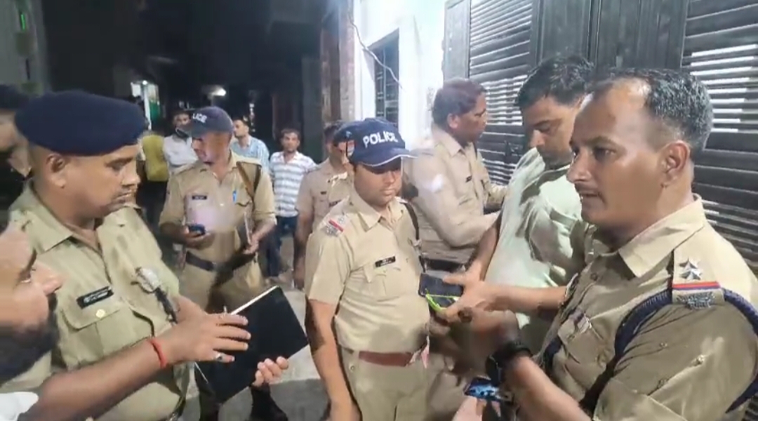 नवविवाहिता की हत्याः घर में मिला शव, पति फरार